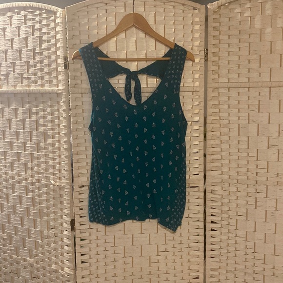 Old Navy Green Tie Back Summer Tank Top Size Large EUC - Picture 2 of 5